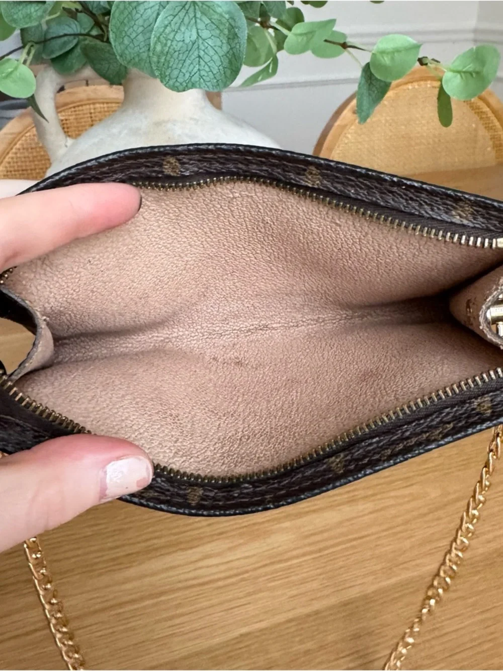 ✅AUTH✅Louis Vuitton Brown Monogram MINI BAG - Picture 7 of 11